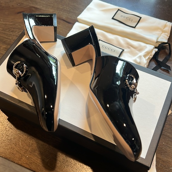 Gucci Lexi Patent mules - Picture 5 of 10